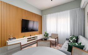 Lançamento, APT com 2 SUÍTES na QUADRA da PRAIA
